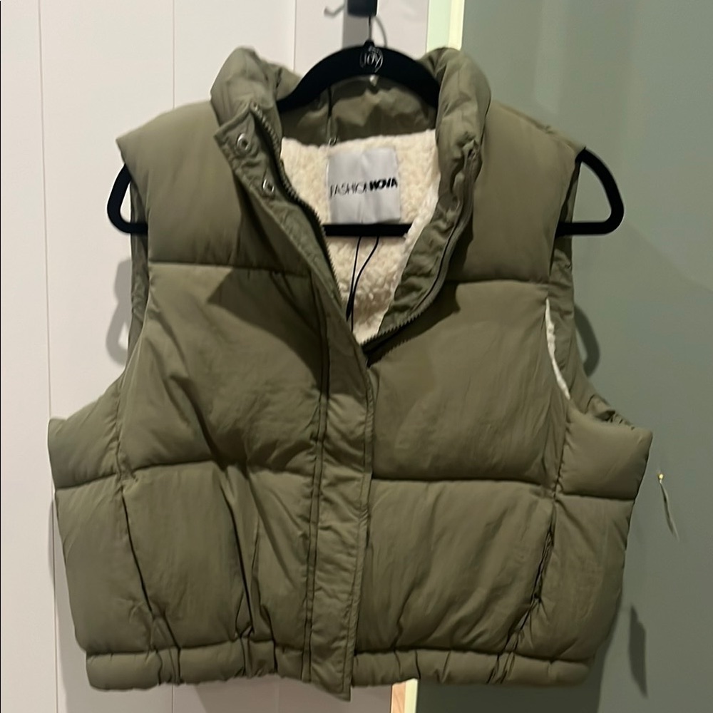 Fashion Nova Puffer Vest with Fur Lining 1X